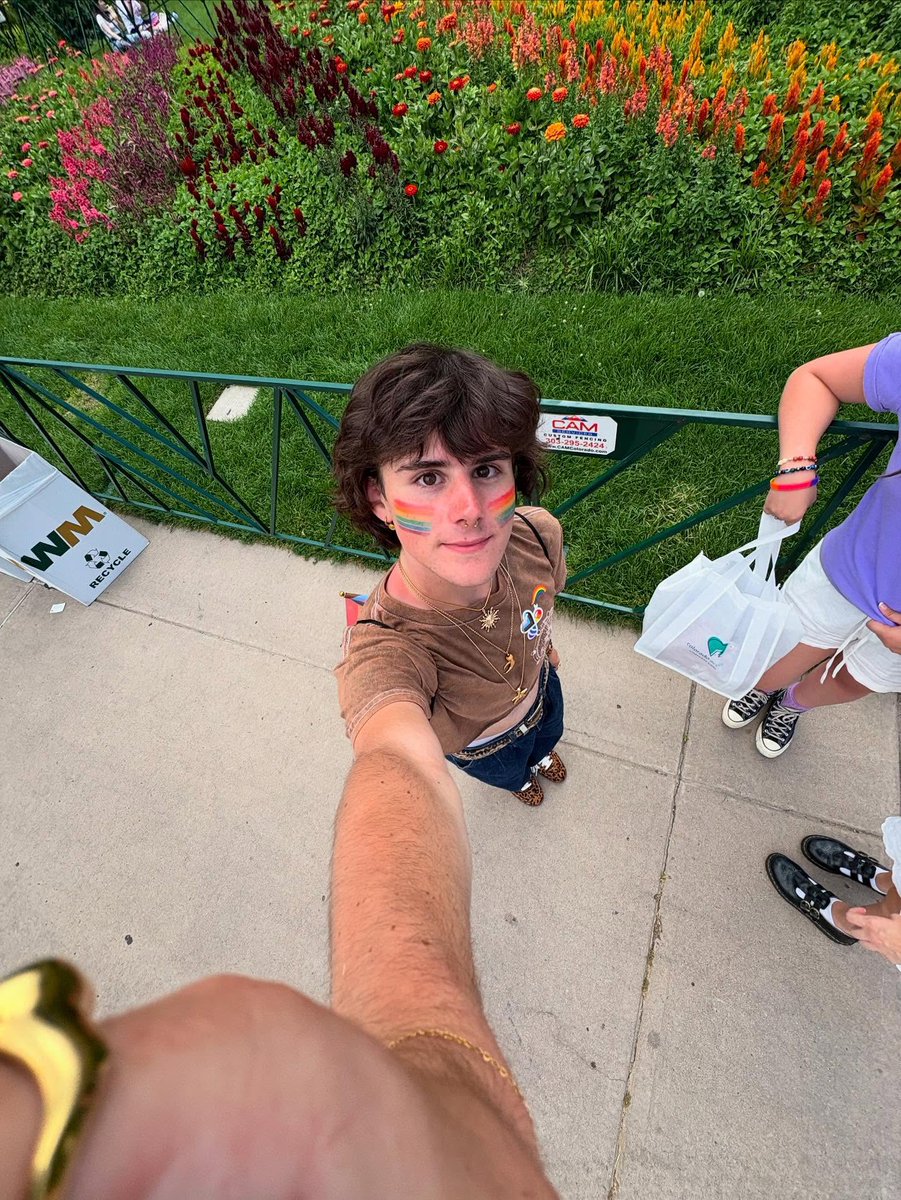 bigtitstarfish's tweet photo. happy #pride :)

#lgbt #gay #pridemonth #denver https://t.co/J1ywHar7e3