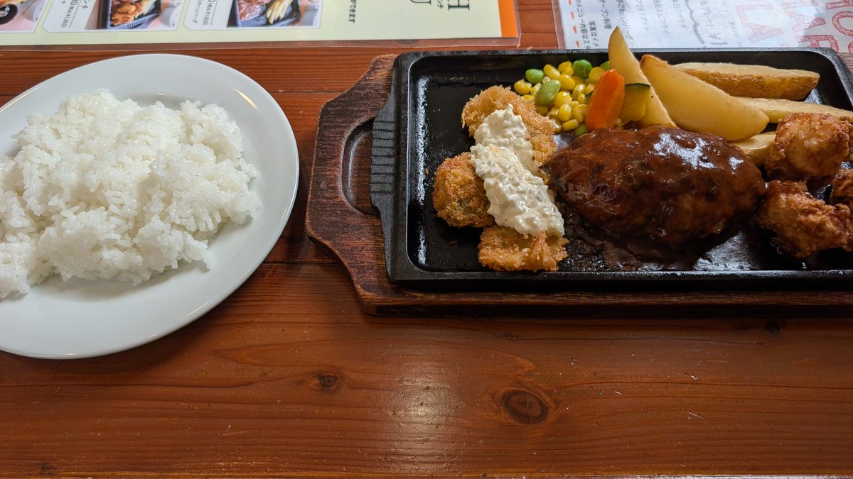 Emunem_21's tweet photo. 今日はコンビネーションランチを食べました。おいしかったです。 https://t.co/usMJspmdm4