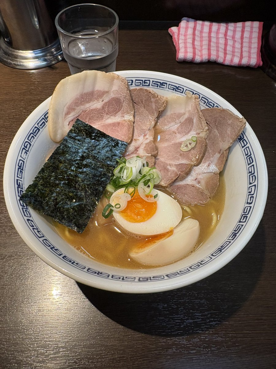 ArabSobo's tweet photo. はやし

名店
ダブルスープの王道味
麺のモッチリとしつつコシのある感じが1番印象的だった https://t.co/WYKHrJUI4A