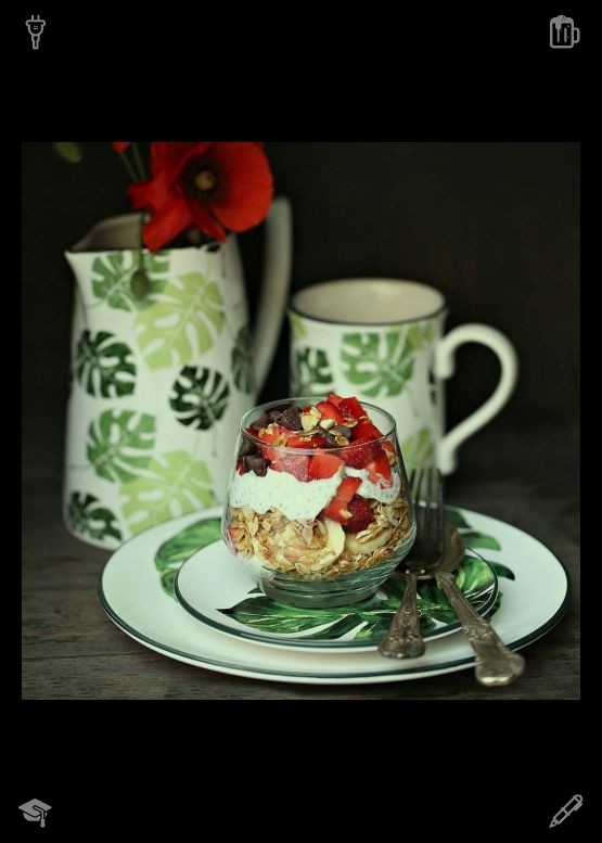 ShawnAlch's tweet photo. Garden wild strawberries Ripe. Morning runs enhance daily work productivity and learning capacity. A refreshed mind and energetic body foster better focus and efficiency. https://t.co/0sipvH0mh6
