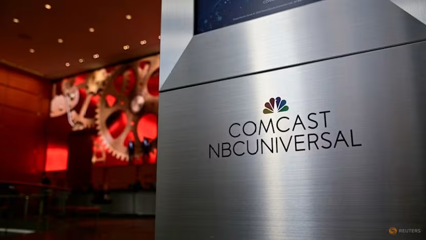 StanleyEpstein's tweet photo. #Comcast to spin off #NBCUniversal &amp; Sky into a separate media company from its broadband arm to fight Netflix competition. Shares surge 20%+ premarket. #Streaming #TechNews #Business https://t.co/bkn9ocfa7U