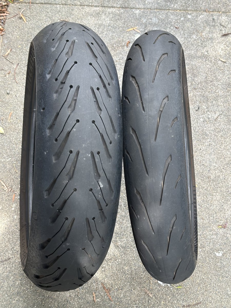 ID24_7's tweet photo. Michelin Road5/Power6いいタイヤだったなあ。公道でスパコルSC扱える/使い切れる人はスゴいなあ💭 https://t.co/EAdYVorPIe