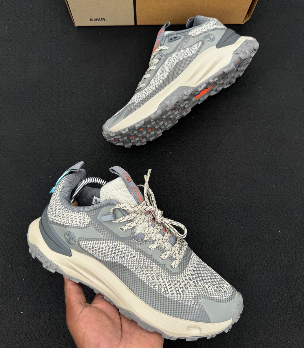 TSneakerzz's tweet photo. Wale wa Timberland Motion.. 🇲🇱 Top iii pia Grip ni mwenjenje.. Mabei tulisema ni DownLow @3499ksh kwa Sizes zote 40 adi 45... You know where to find us .... Wyd Open Dms ama +254722118566 https://t.co/5rTZznj5XM