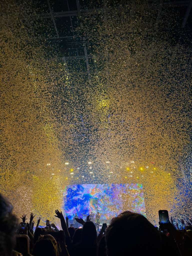 The Lemonade confetti tonight! #HDWGHNashville #HDWGHWTNashville