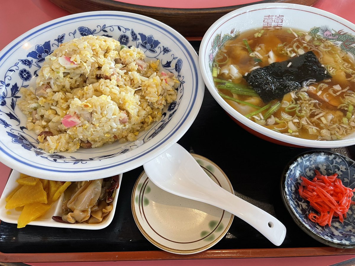2fu1011's tweet photo. 月末〆日のランチは、
チャーハンとワンタン😍
凄いボリュームだけど完食。
街中華最高です。 https://t.co/s83WkZanmh