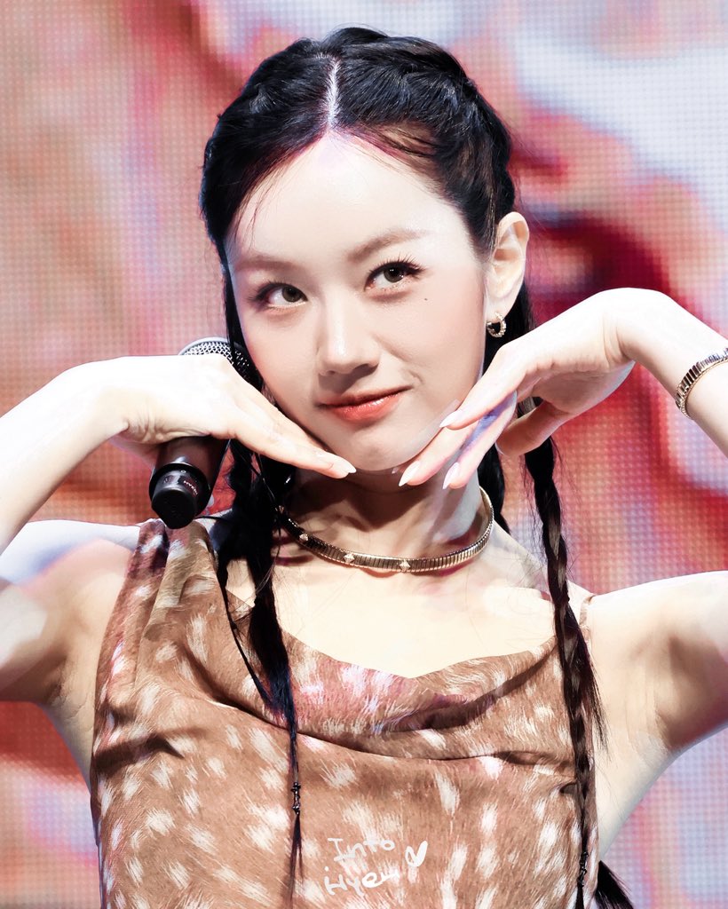 into_hyeri's tweet photo. ♡´･ᴗ･`♡
-
𝟏𝟑.𝟎𝟔.𝟐𝟎𝟐𝟔
-
𝐇𝐲𝐞𝐫𝐢𝐝𝐞 𝐟𝐚𝐧𝐬𝐦𝐞𝐞𝐭𝐢𝐧𝐠

#이혜리 #혜리 #Hyeri #leehyeri 
@hyeriherihey https://t.co/Jupydz8Fw3