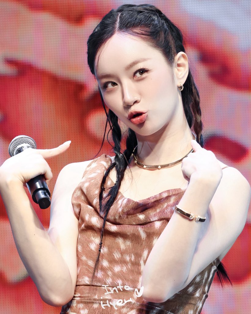 into_hyeri's tweet photo. ♡´･ᴗ･`♡
-
𝟏𝟑.𝟎𝟔.𝟐𝟎𝟐𝟔
-
𝐇𝐲𝐞𝐫𝐢𝐝𝐞 𝐟𝐚𝐧𝐬𝐦𝐞𝐞𝐭𝐢𝐧𝐠

#이혜리 #혜리 #Hyeri #leehyeri 
@hyeriherihey https://t.co/Jupydz8Fw3