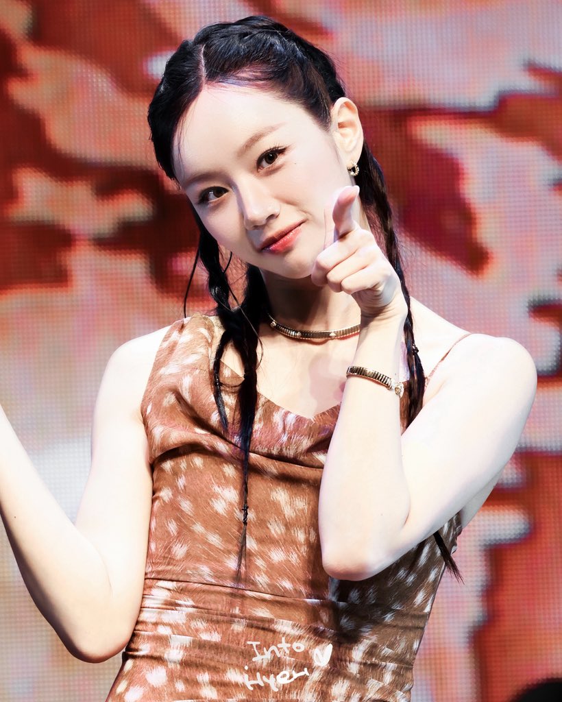 into_hyeri's tweet photo. ♡´･ᴗ･`♡
-
𝟏𝟑.𝟎𝟔.𝟐𝟎𝟐𝟔
-
𝐇𝐲𝐞𝐫𝐢𝐝𝐞 𝐟𝐚𝐧𝐬𝐦𝐞𝐞𝐭𝐢𝐧𝐠

#이혜리 #혜리 #Hyeri #leehyeri 
@hyeriherihey https://t.co/Jupydz8Fw3