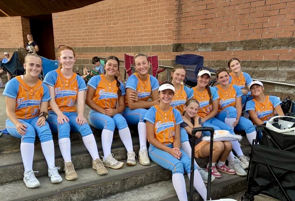 Kaydence2028's tweet photo. Great weekend at the Owl City Showcase! Finished 3-2 as a team and continued to build confidence and grow in the circle. Thankful for the opportunity to compete and keep developing! @TNELITE2026 https://t.co/Vq3geWbtYe