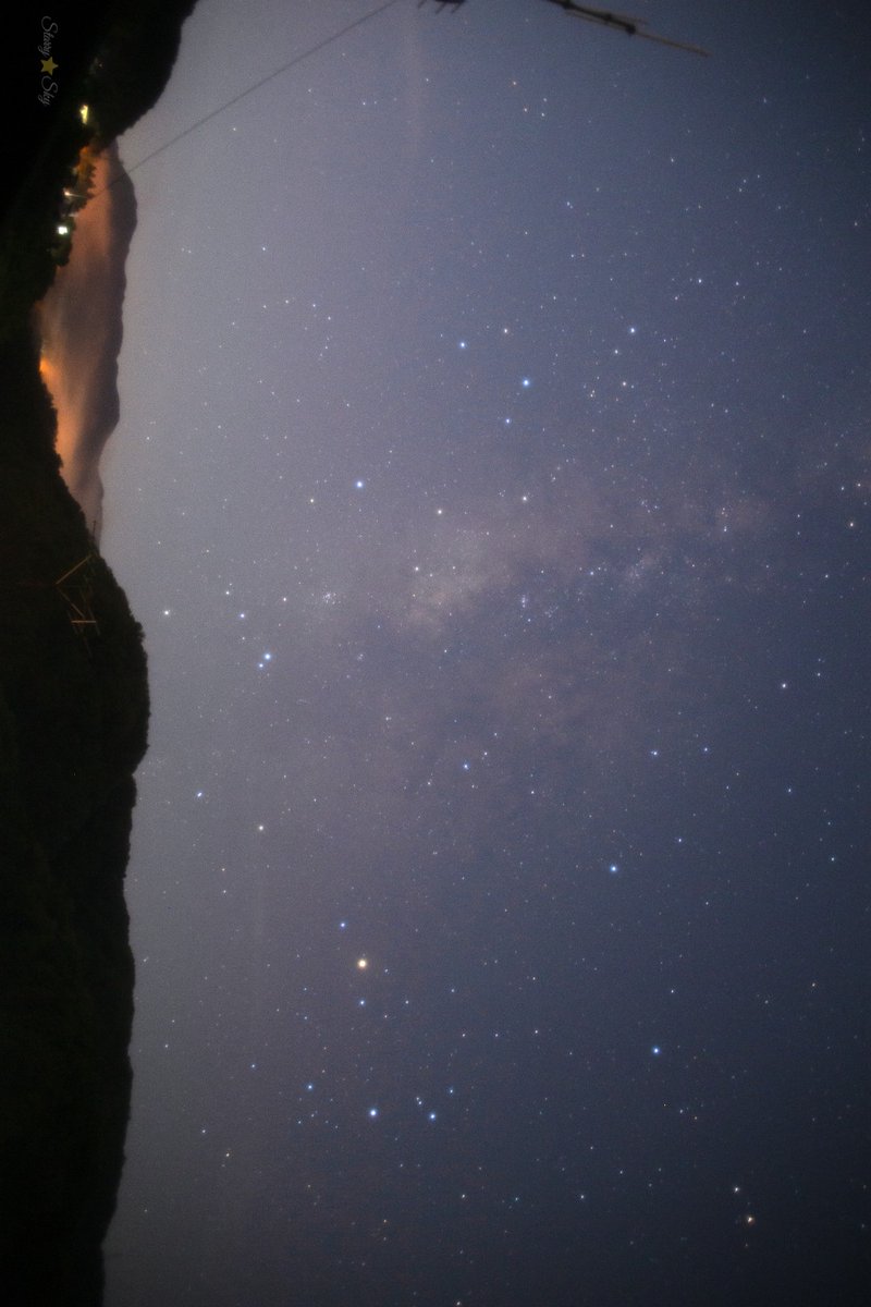 starry_world04's tweet photo. 先日、自宅のバルコニーから。
天の川🌌が肉眼でも見えるんです。

#starrysky #Milkyway #天の川 https://t.co/Nqxm6W8PdA