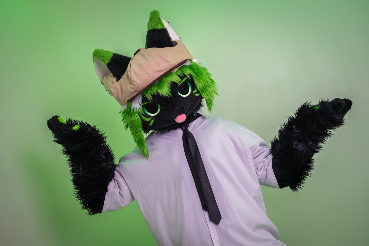 fursuit_cheol's tweet photo. 🤔

📸@Phto_neru

#FursuitEveryday #fursuit https://t.co/07SNuqWO1U