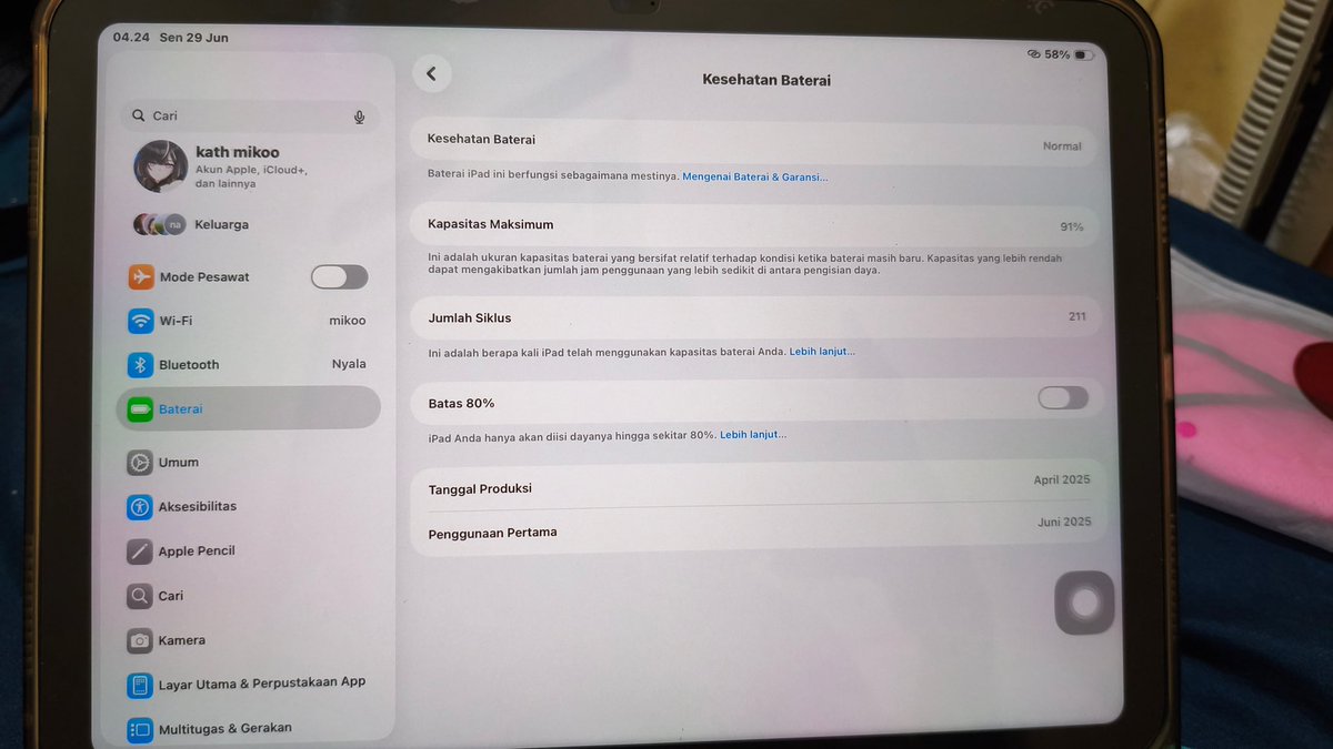 hydrobina's tweet photo. wts jual ipad a16 gen11 256gb
• garansi baru habis minggu lalu
• bonus connector adaptor inter
• fullset, silver, no dent/ penyok dll.. muluss bgtt
dom tangsel, avail cod/ oren klo jauh.. ini yg 256gb yaaa https://t.co/xtG2nPVdOT
