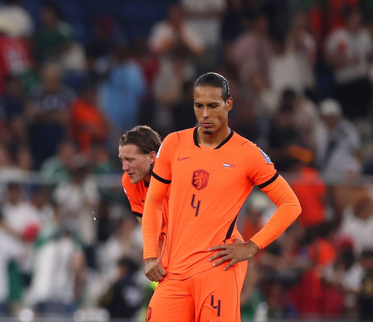 itsOBF6's tweet photo. تذكرت وقفته بعد نهائي الابطال 2022 😔 https://t.co/WMMRIueotB