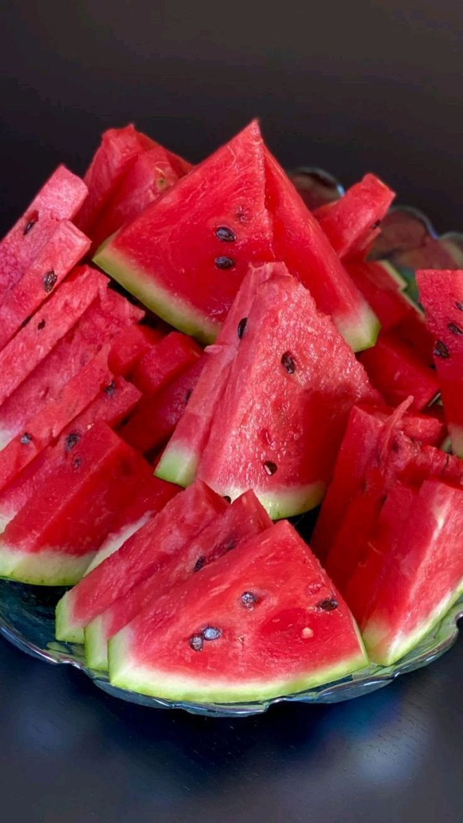 healthhubHQ_'s tweet photo. As a man

Never skip a day without Garlic or Watermelon and  for watermelon eat it together with it's seeds.

Eat this for rock-hard erections all day. https://t.co/FJK1896Slc