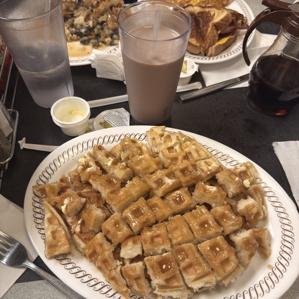 onehitrick1999's tweet photo. Had a night to say the least. Went to the bar with a couple buddies of mine. One too many whiskey cokes   and I was trying to snort a line of scattered hashbrowns off the table at Waffle House. https://t.co/0rZ4kd1MYe