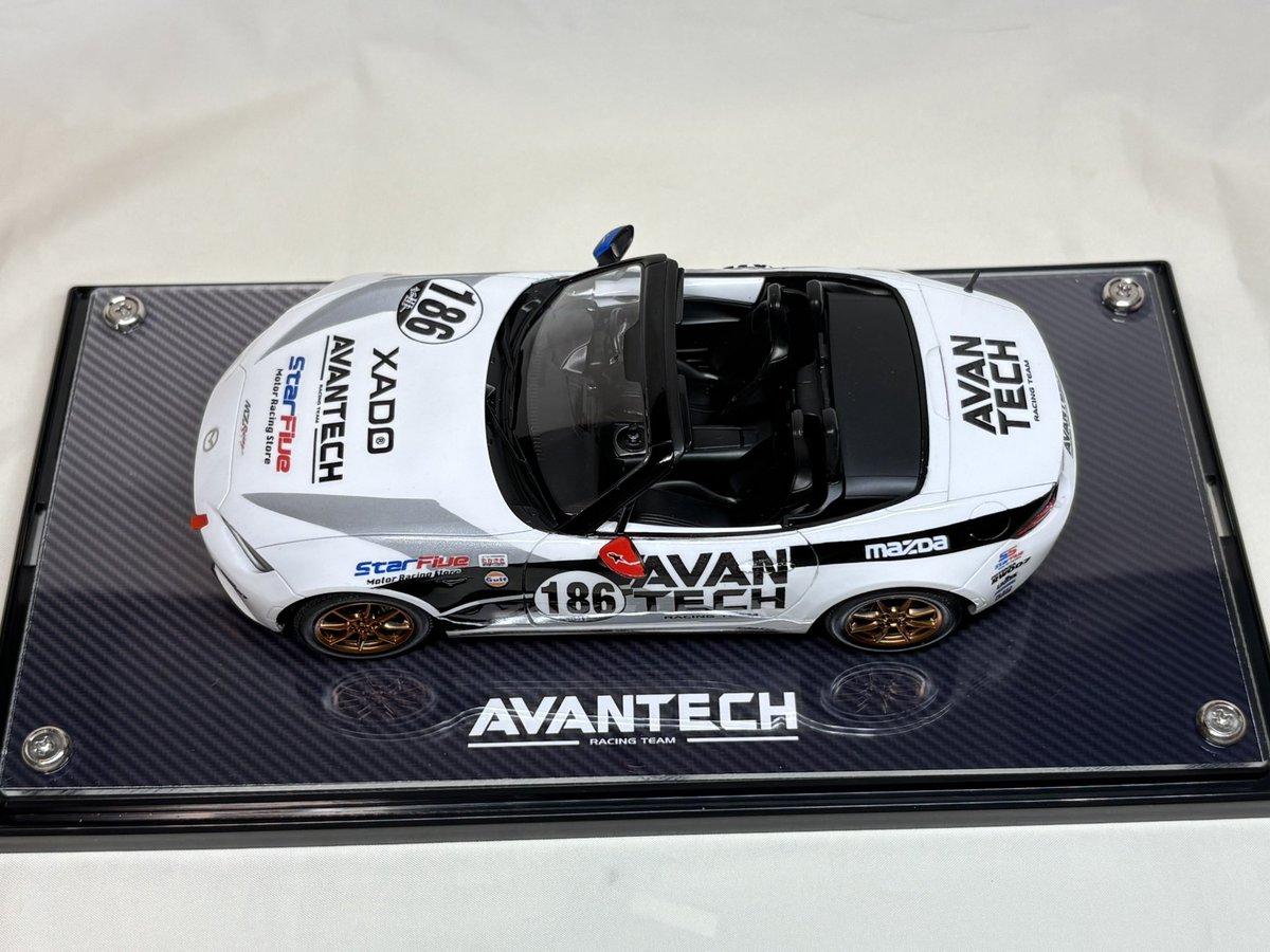 officem_model's tweet photo. 【製作作品】
AVANTECH ロードスター
ロードスター パーティレースⅢ
ジャパンツアーシリーズ2026

タミヤ1/24キットをベースに開幕戦のカラーリングを再現
今回は基本ノーマルですが、前後トーストラップを追加
AVANTECHカラーと自作ロゴもイイ感じに仕上がりました （´-`）

#officeMmodel https://t.co/LTEy4DVzJ4