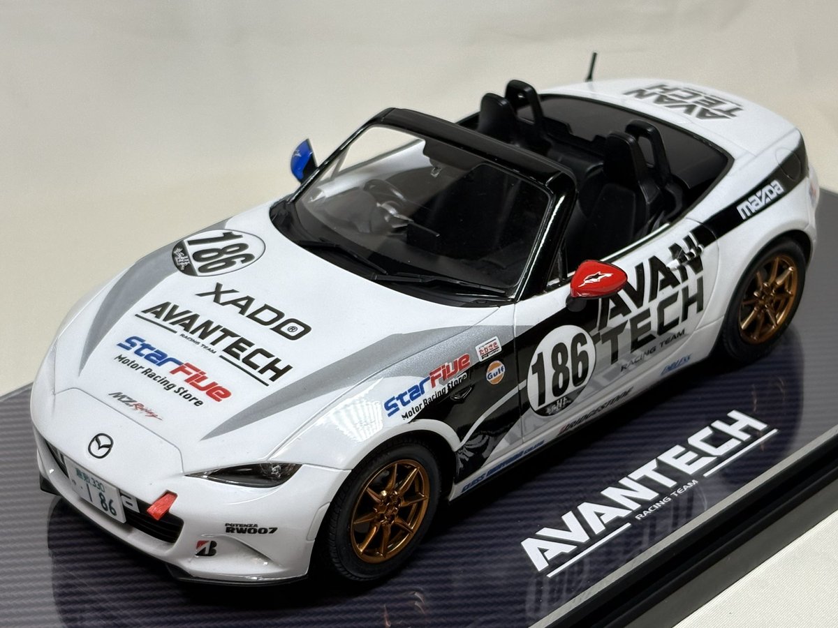 officem_model's tweet photo. 【製作作品】
AVANTECH ロードスター
ロードスター パーティレースⅢ
ジャパンツアーシリーズ2026

タミヤ1/24キットをベースに開幕戦のカラーリングを再現
今回は基本ノーマルですが、前後トーストラップを追加
AVANTECHカラーと自作ロゴもイイ感じに仕上がりました （´-`）

#officeMmodel https://t.co/LTEy4DVzJ4