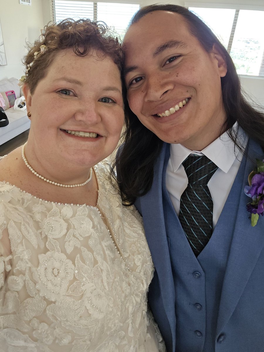 bludanzer22's tweet photo. Today was the best day ever! I married my best friend. And now we are at the hotel. Watching @OfficialBlueyTV because life is better with bluey. #officiallyMrs https://t.co/aCpiCsjYNV