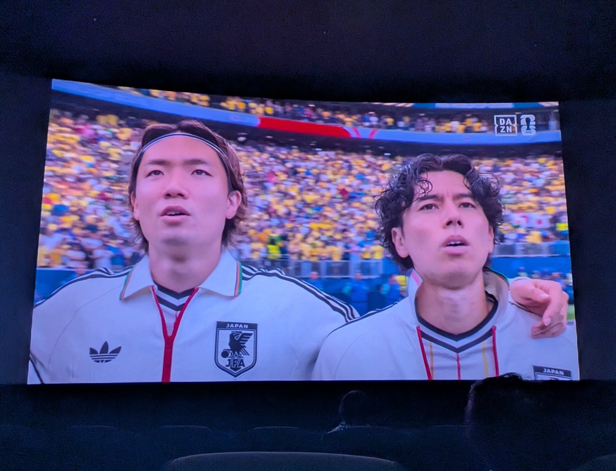 321shibuya's tweet photo. vs🇧🇷1-2
新しい素晴らしい景色は本当にあとちょっとだった
ワールドカップもうちょっと応援したかったな
選手、チームにはお疲れ様と伝えたい
元気をありがとうだし、🇯🇵代表としてプレーしてくれた選手達誇りに思います。引き続き応援してます
（延長戦考え始めてた気の緩みを反省。。） https://t.co/VQRyZCRmGw