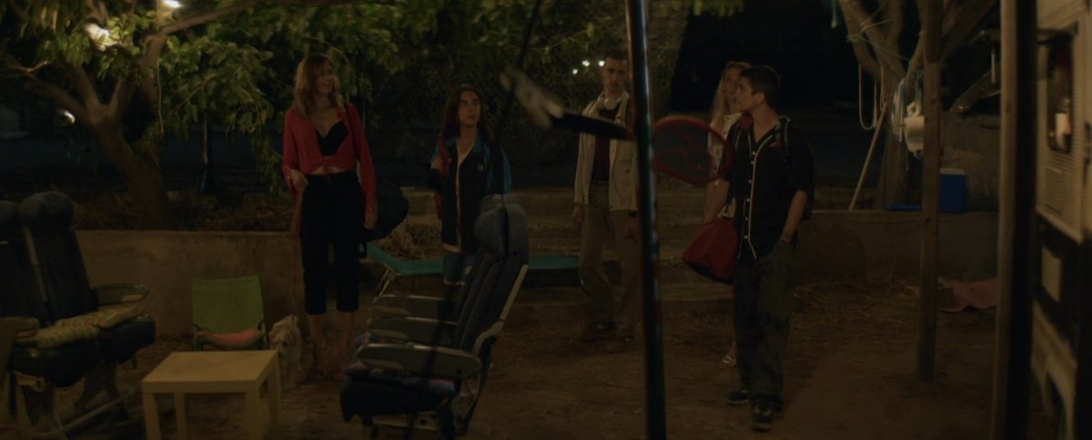 eftixaki0's tweet photo. Δίπλα στο found family trope δείχνει την φωτογραφία τους #topaidi https://t.co/5Ti4gWC3GN