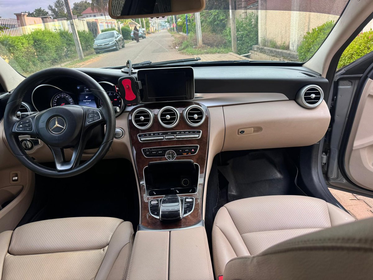 abberhs_17's tweet photo. SUPER DISTRESS SALE💥 

EXTREMELY CLEAN MERCEDES-BENZ C300 4matic 2016 

Price: 11.5M LAST (non negotiable)

LOCATION: KADUNA https://t.co/3OryBzKojn