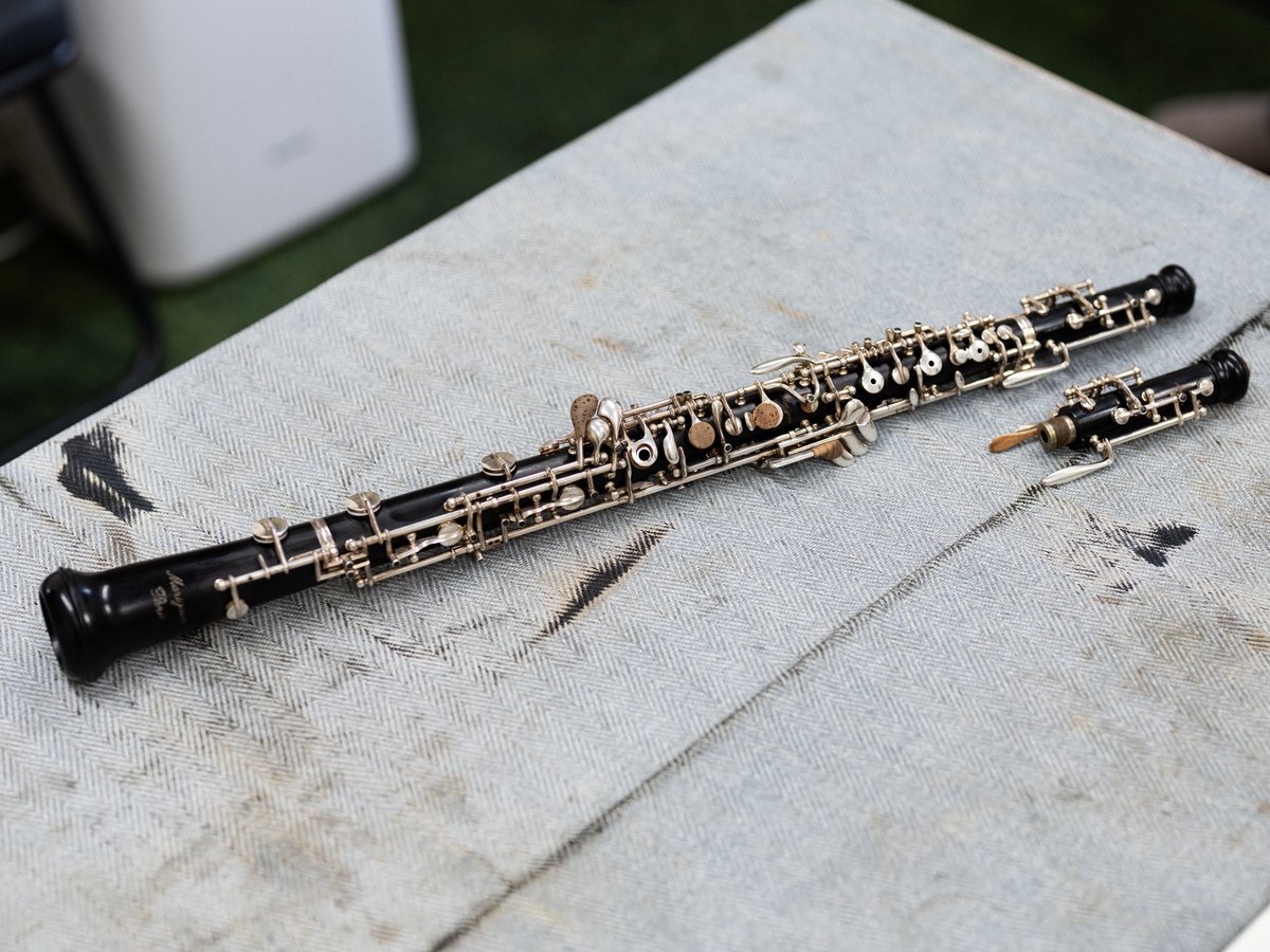 yk8139's tweet photo. 是澤の担当する管楽器調律（木管楽器）
オーボエ奏者の久保一麻さんにお越し頂き、オーボエの2回目の管楽器調律を担当させて頂きました！

先日行われた素晴らしいリサイタルも拝聴させて頂きまして、更に様々にご意見、ご要望を伺いながら、施工させて頂きました。
今回は特に反応の良さ、音色のまとまり具合、音量の変化のやりやすさ、特定の音の鳴りムラをひとつひとつ比較しながら、お好みの状態まで仕上げさせて頂きました。

M2特有の問題、個体の癖を、気に入っているところは残しつつ、問題を解決させるようなバランスの良い仕上がりになったかと思います！気に入って頂けて何よりです。

是澤が施工を行なっている管楽器調律TOKYOでは8月までご紹介キャンペーンも開催中です。
リピーターの方も新規の方もお得なこの期間を是非お見逃しなく！

現在7月末までのご予約を受付中です！