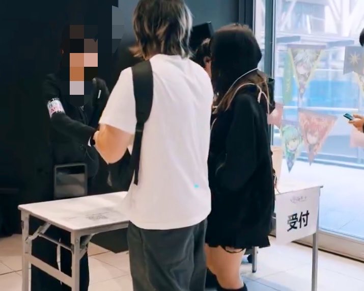 Fig378's tweet photo. 公式PVにワシおったぞィ👴 https://t.co/rgqoXkiEFx