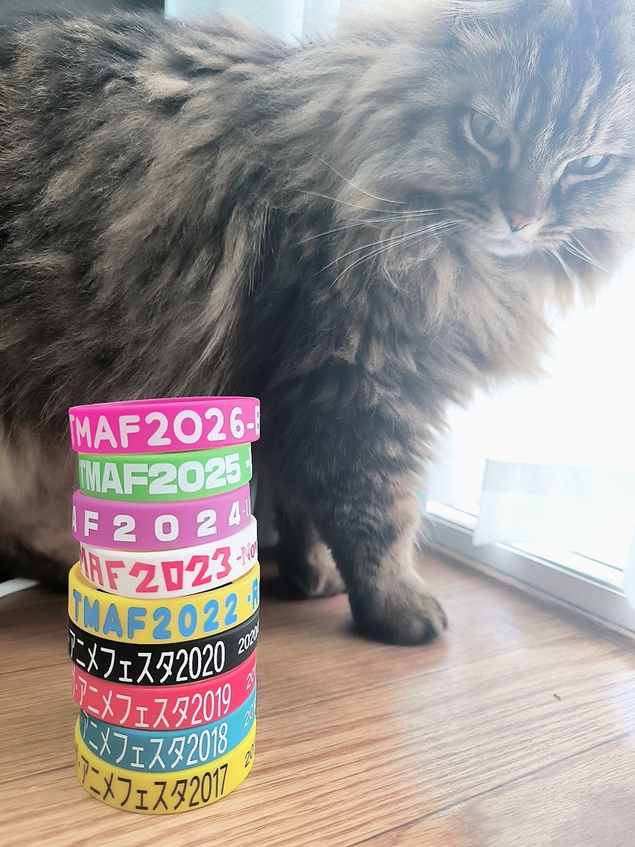 chamucosl's tweet photo. #TMAF 
シリコンリストバンドももう９つ目か……！
2021辺りはコロナでイベントがなかったりした時かな、悔しかったなあ……

それでもたくさんのレイヤーさんが来てくれて、屋台も毎年たくさんあって、洞爺湖の皆様のご協力もあって、すごくたくさんの人に支えられてこんなに長くやってるTMAF……！ https://t.co/ZFqfLawize