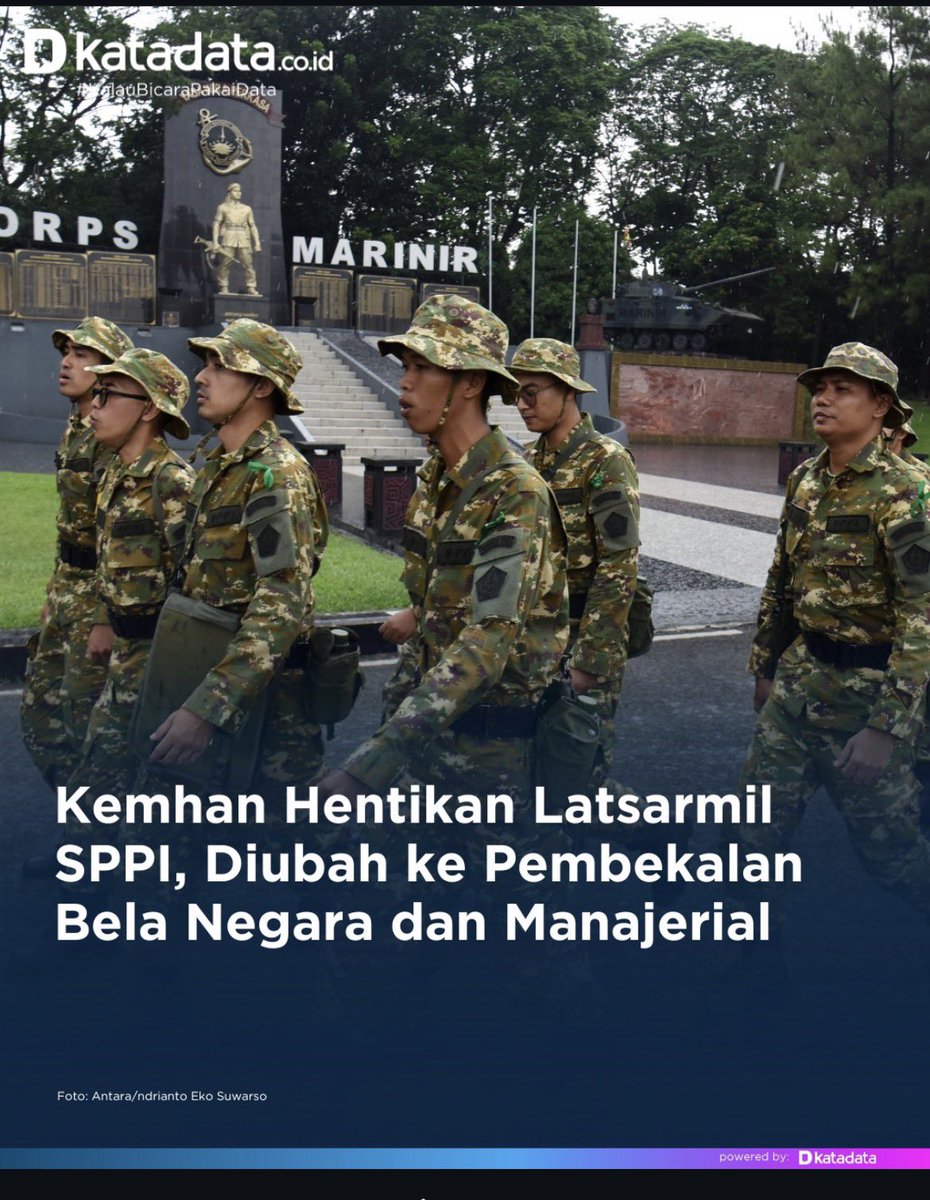 Stakof's tweet photo. Anggarannya hampir Rp1 triliun. Potensi korupsinya besar. Latihannya gak relevan dengan manajemen toko dan warung.

Bukannya dihentikan, setelah menelan lima korban malah cuma ganti nama.

Duh, Gusti... https://t.co/nkpo0NaxdU