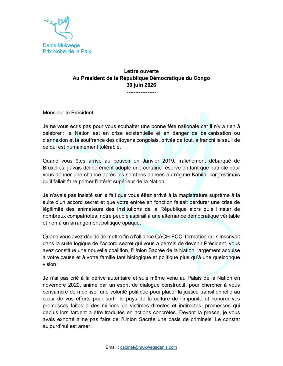 StanysBujakera's tweet photo. #RDC: Dans une lettre ouverte adressée au président Félix Tshisekedi à l'occasion du 30 juin, le prix Nobel de la paix Denis Mukwege dresse un réquisitoire sévère sur sept années de gouvernance. 

Il pointe une « crise existentielle » et un risque de « balkanisation », critiquant l'absence de poursuite des recommandations du Rapport Mapping, la prolongation de l'état de siège jugé contre-productif, les accords militaires bilatéraux avec l'Ouganda et le Burundi, ainsi que l'accord économique signé avec le Rwanda en juin 2021 sur l'exploitation des minerais du Kivu. 

Le docteur congolais y dénonce également une diplomatie régionale jugée désordonnée, entre EAC, SADC, Doha et Nairobi, et l'échec des réformes du secteur de sécurité prévues par l'Accord-cadre d'Addis-Abeba.