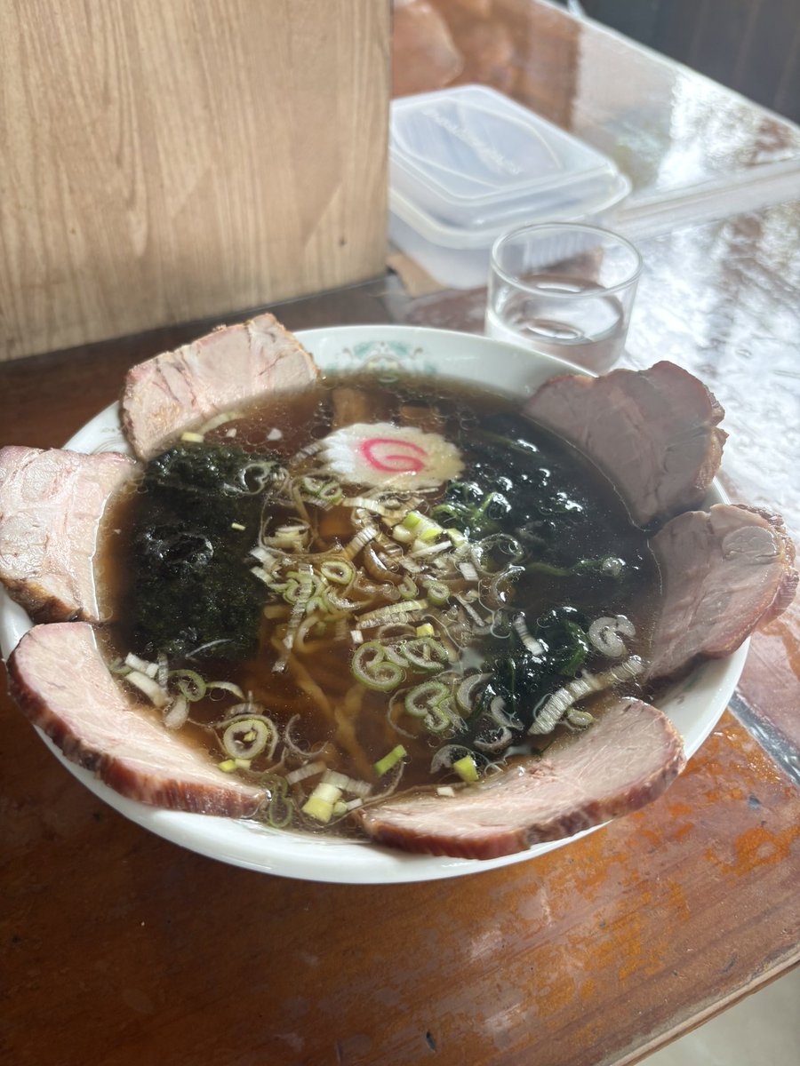 pun_saku's tweet photo. 2026年6月30日

#手打中華たきざわ さん

・やわチャーメン

12時に約束あったけど14時に変更😑

待ってる間、某🍜ブログ見てたらムクムクとそのラーメン食べたくなり空き時間に4年ぶりに訪麺🍜🥰

普通のチャーシュー麺よりこっちのが好きかも😍

お母さんと少しおしゃべり🥰
ご馳走様でした🙏😋 https://t.co/hA8vjraTDO