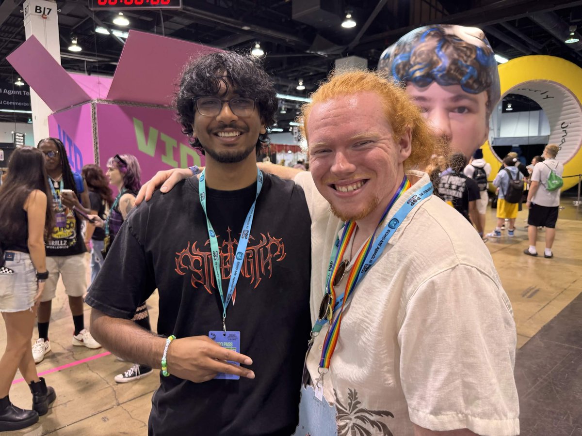 Liam1saginger's tweet photo. Vidcon 26 was gen the most fun I've had on a trip, and it was all because of these guys! Ty to everyone that I met for making this experience awesome.

Most importantly, ty to BRNX for being the best group ever, yall are gen family and I love you guys so much. 🧡See ya in 27! https://t.co/mmHHkUs02i