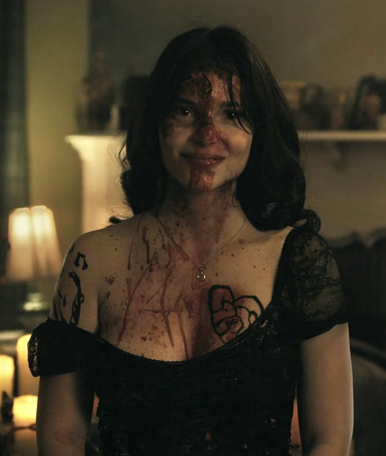 hozierlvrs's tweet photo. she looks so pretty covered in blood ♡ https://t.co/vKuUnkzEKl