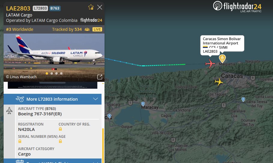 05t1n40's tweet photo. Está por aterrizar en Maiquetía el avión solidario de LATAM Airlines, el cual la empresa puso a disposición para el traslado de personal de rescate calificado hasta la zona de desastre en nuestro país. 

El avión puede transportar hasta 170 personas. En esta oportunidad vuela directo Miami-Caracas. 

Muchísimas gracias, @LATAMAirlines