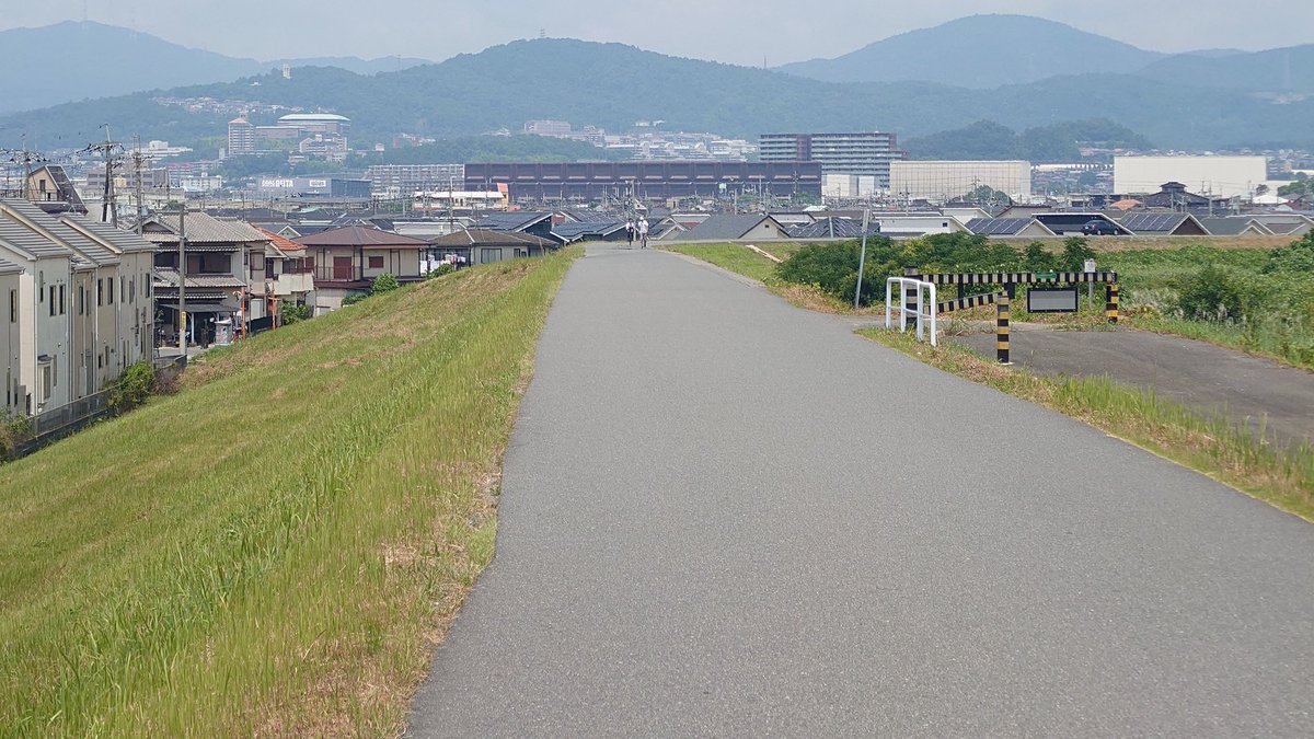 premium0920's tweet photo. 最近雨で引きこもりやったんで今朝は高槻の駅の方まで歩け💨歩け💨で往復2時間半😅足は痛いし靴の底が途中で外れるて商店街で靴買う羽目になるし勘弁してもらいたい😓 https://t.co/SPzXkZb11h