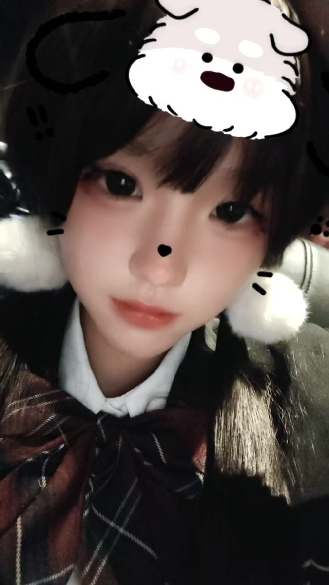 feiziwei1's tweet photo. ＃初中 ＃母狗 ＃少萝 ＃反差 
让我插下小嘴吧，求你了😭😭😭 https://t.co/Bqb1IxDrFd