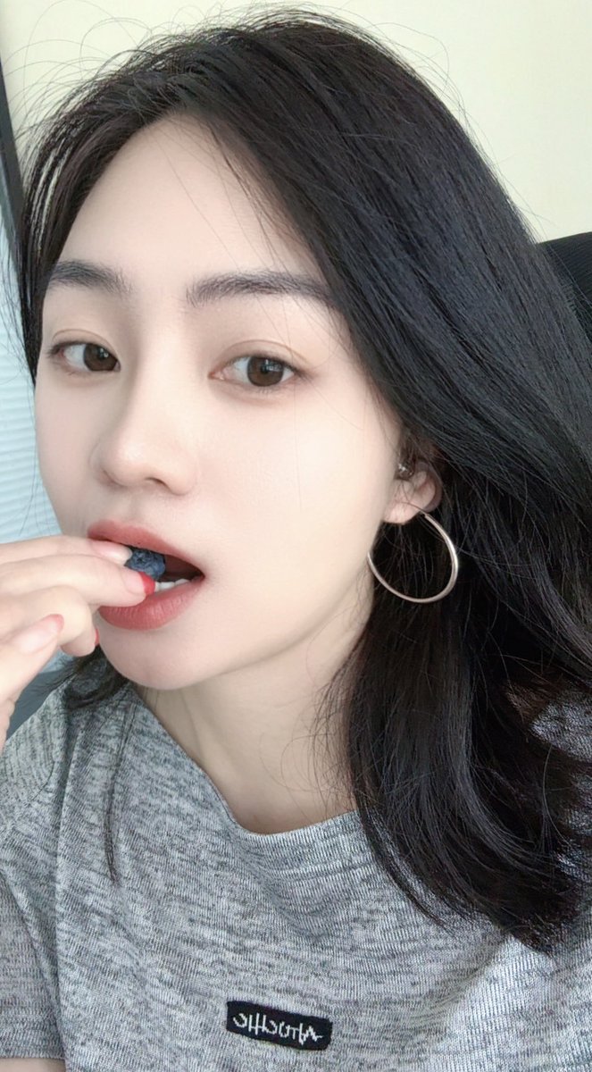 Web3Irene's tweet photo. 偏爱
榴莲、蓝莓🫐
#香港移民  #资产管理 https://t.co/hCbfGUctNF