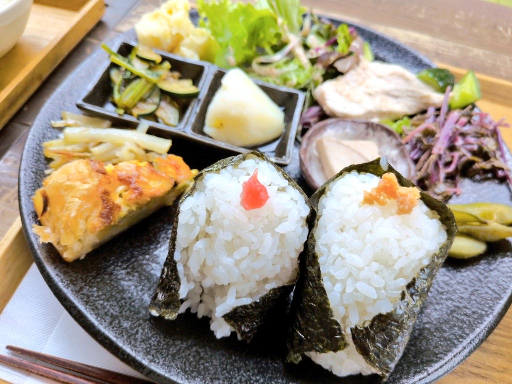 mickeygasuki's tweet photo. 小野農園の #ONOCAFE 行ってきました🍙いろんなお野菜を使ったランチ凄く美味しかったです。お茶屋さんでもあるので、紅茶も香りが良く美味しかった🫖 #小野文製茶 https://t.co/IwLFnUI8Ay