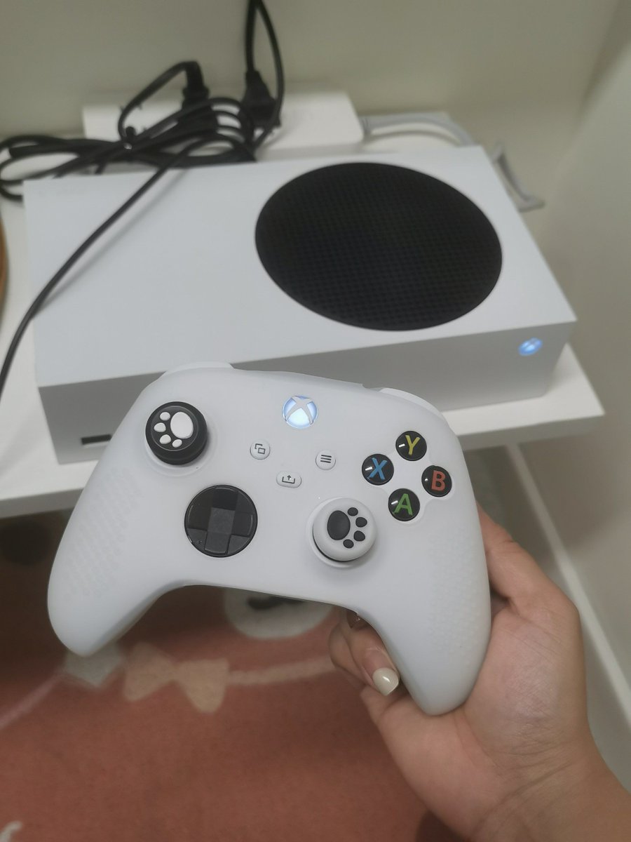 hdbeaul's tweet photo. Got daily game quests done in 20 mins! Now time to chill with a snack ， https://t.co/bKfGgneo4M