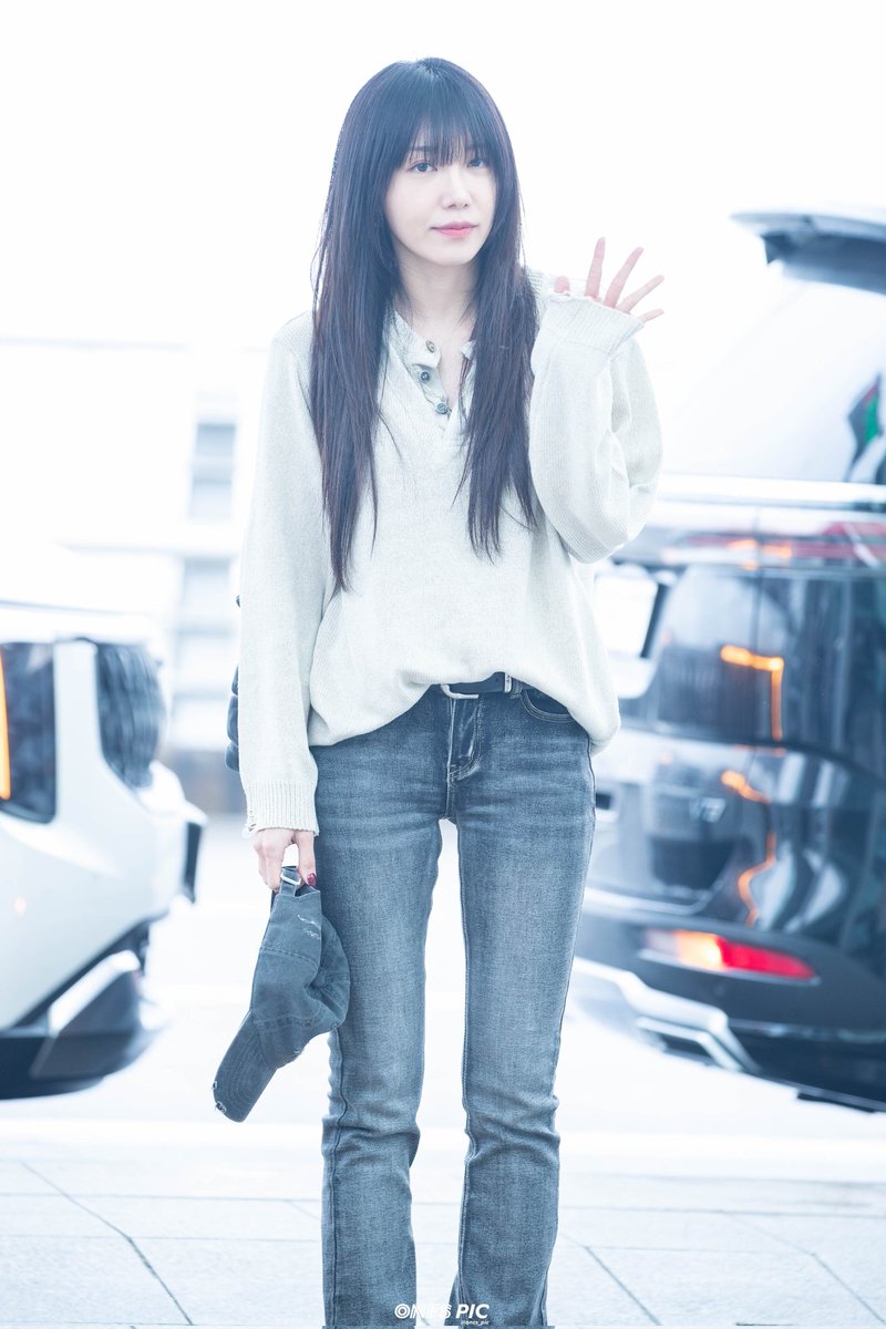 ones_pic's tweet photo. 260410 가오슝 출국 에이핑크 은지 1
@Apinkjej
#에이핑크 #은지 #Apink #Eunji https://t.co/TiDzwKnA8Q