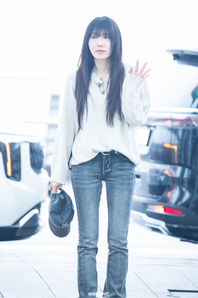 ones_pic's tweet photo. 260410 가오슝 출국 에이핑크 은지 1
@Apinkjej
#에이핑크 #은지 #Apink #Eunji https://t.co/TiDzwKnA8Q
