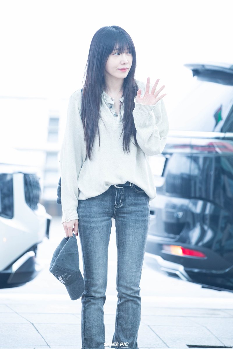 ones_pic's tweet photo. 260410 가오슝 출국 에이핑크 은지 1
@Apinkjej
#에이핑크 #은지 #Apink #Eunji https://t.co/TiDzwKnA8Q