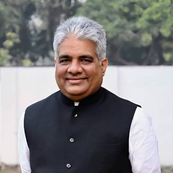 Puttu943's tweet photo. माननीय केंद्रीय मंत्री श्री @byadavbjp जी को जन्मदिन की हार्दिक बधाई एवं शुभकामनाएं।
प्रभु श्रीराम से आपके सुदीर्घ, उत्तम स्वास्थ्य एवं मंगलमय जीवन की प्रार्थना है। https://t.co/bNGoqea2ls