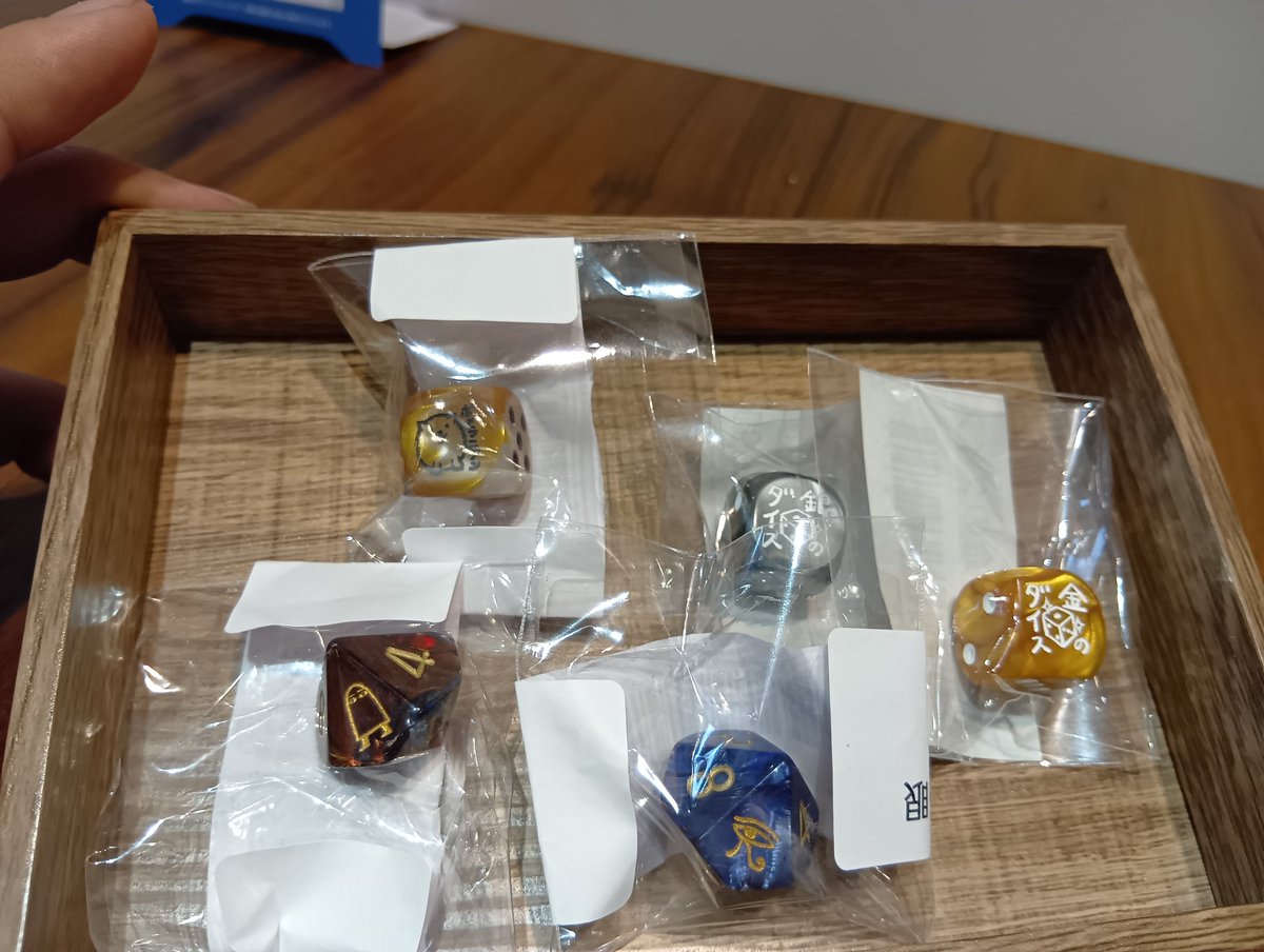 ccfolia_books's tweet photo. 【新作情報】
ミゴミゴアミーゴ様制作の個性豊かな6面・10面ダイスが大量入荷！

金のダイスや銀のダイス、ポメラニアンに脳みそなど！

お店で手に取って好みの一つをゲットしよう！ https://t.co/wzAu4HzSIN