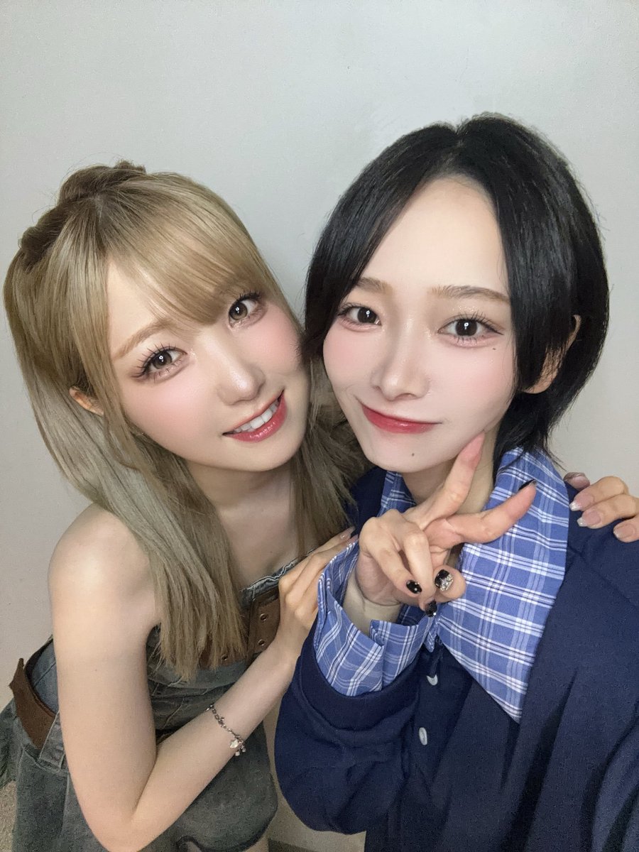 HitomiBR's tweet photo. [📷] Atualização da Kohina (AKB48) com a Hitomi via twitter.

#HITOMI #히토미 #SAYMYNAME #세이마이네임 https://t.co/IZhYVchynH