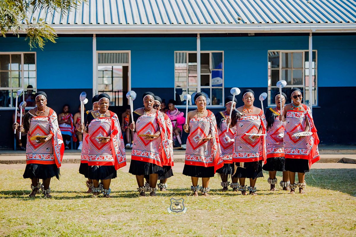 BuhleBakaNgwane's tweet photo. Mpaka High School
#cultureday #kuhlekwetfu #eswatini #proudlyswati https://t.co/nwJlUQkENc