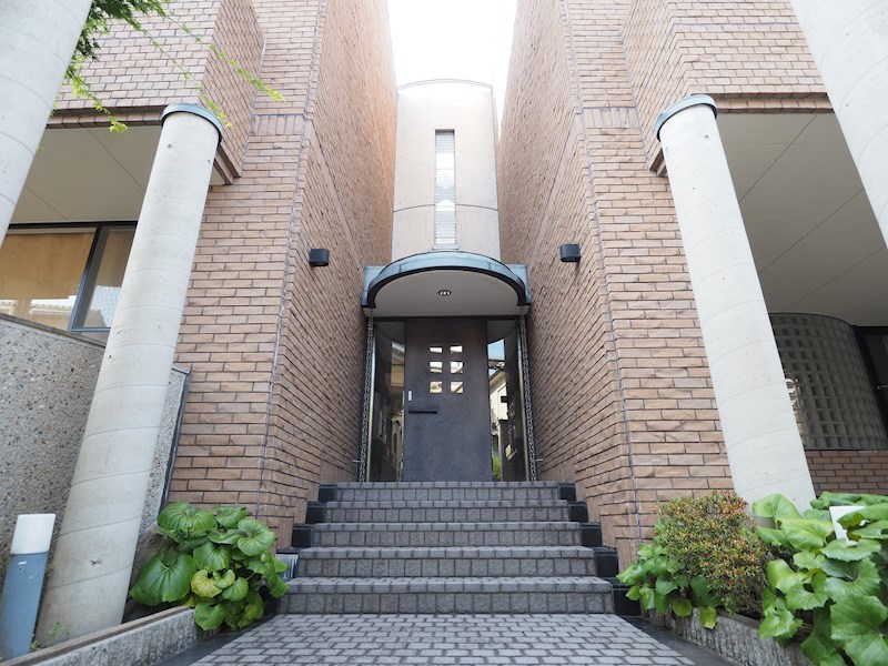 flatagency's tweet photo. 【#京都のお部屋探し】
北区のデザイナーズ物件🏠✨
ファミリー向けの2LDKのお部屋が空いています！

周辺は閑静な住宅街で、近くに大宮交通公園があります🌿
お子様との暮らしにも◎
スーパーなども多数あり暮らしやすいエリアです。

詳細↓
https://t.co/yPn7jG81K4
#京都賃貸 #京都移住 #京都転勤 https://t.co/d4rfdMFtUB