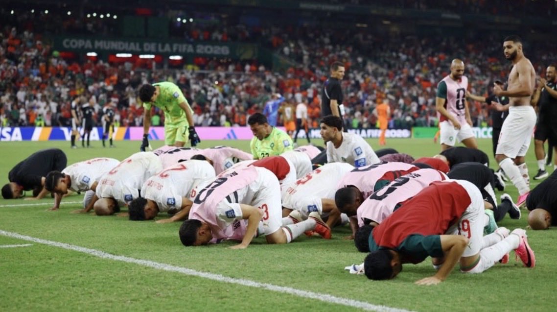 Is_ici's tweet photo. #DimaMaghrib

قهرني الحكم كان غير منصف لكن الله معنا 
أنتم فخر العرب ديما مغرب ديمماا فالقمة❣️❣️ https://t.co/KaH9uH9hE3
