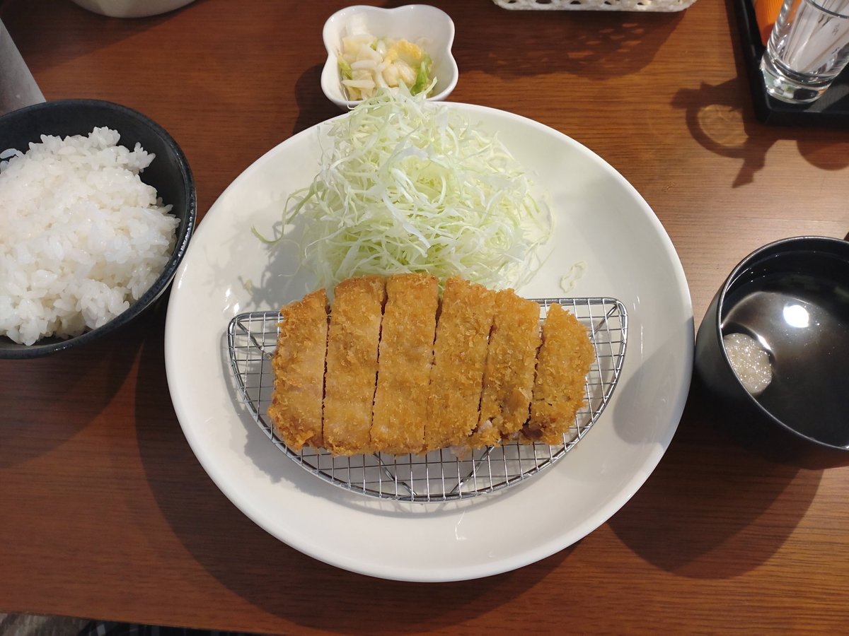 01190113's tweet photo. 今日のお昼ご飯です😊
色んな味で楽しめました。
でも美味しいのはほどよい感じのふわふわしたご飯ですね😉 https://t.co/bIvAALSjo6