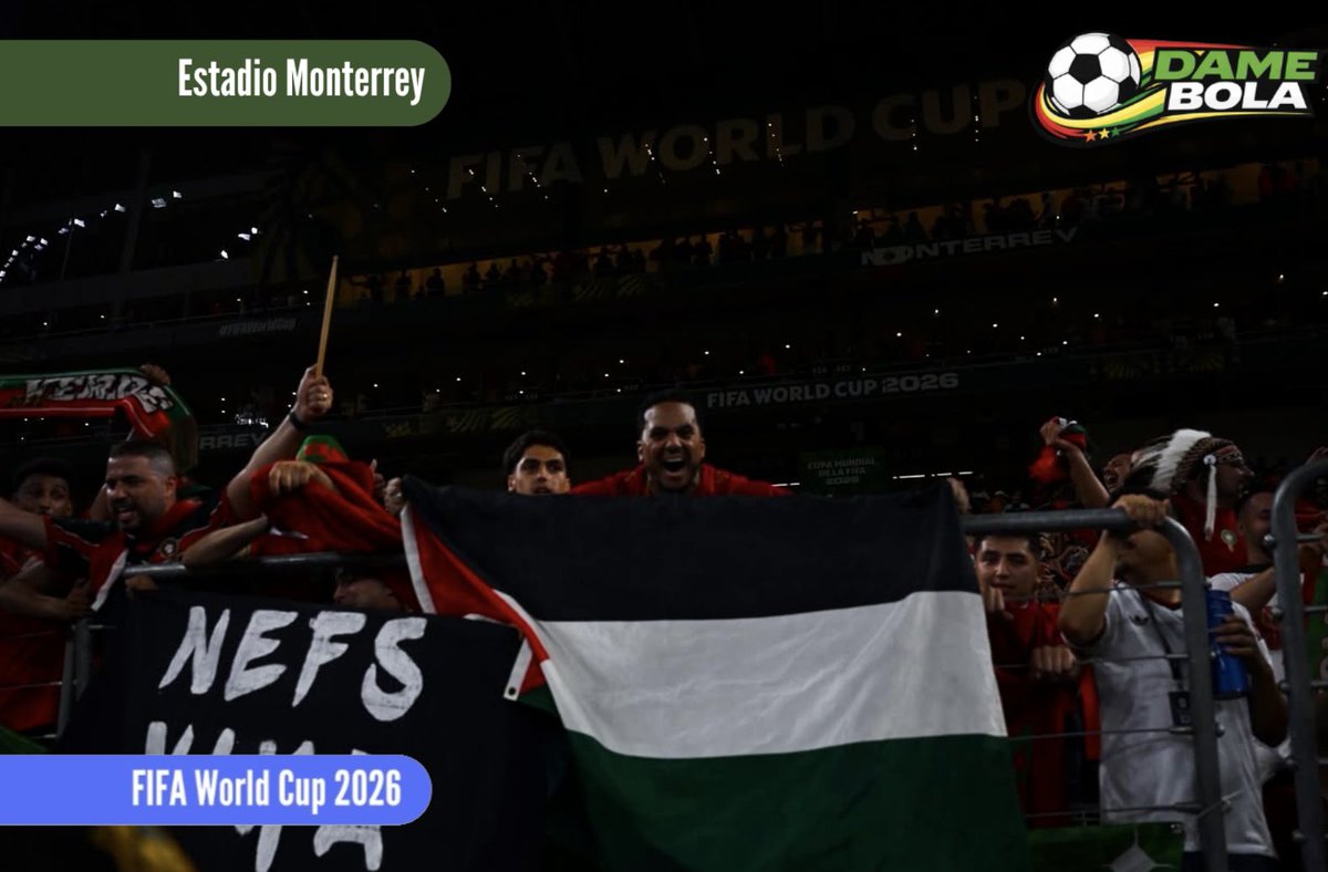 DameBolaTrece's tweet photo. LA VICTORIA MARROQUÍ 🇲🇦⚽️
GALERÍA 📸📸📸

Así celebró toda la afición de Marruecos el pase a octavos tras una tanda de penales agónica. Gritos, llantos y mucha alegría es lo que se vio en el Gigante de Acero en Monterrey. 🔥⚽️

📷Emiliano Iturbe 
#marruecos #marocco #copadelmundo https://t.co/Yzm3PyI0Ja